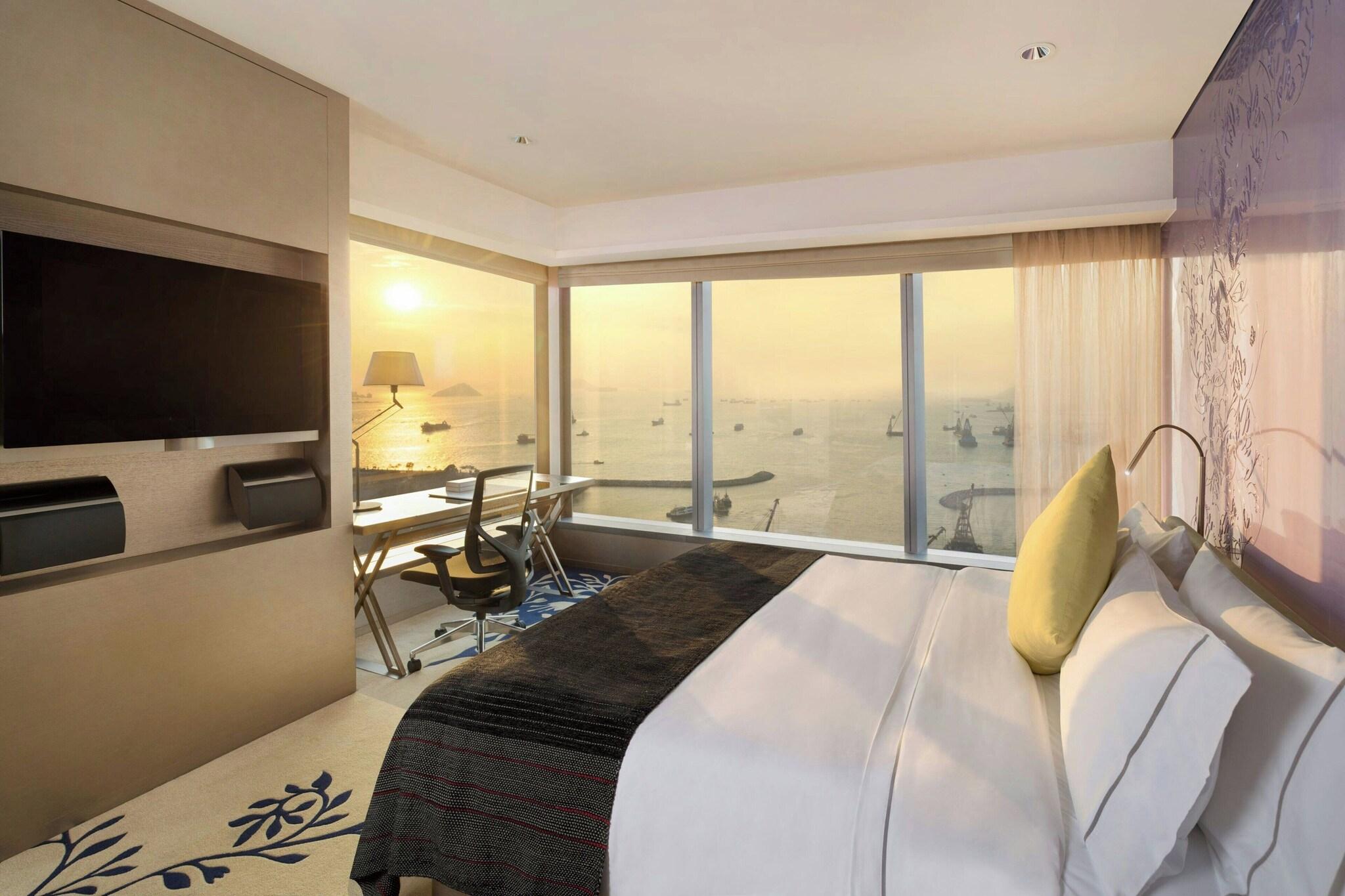 Suite, Ocean Front