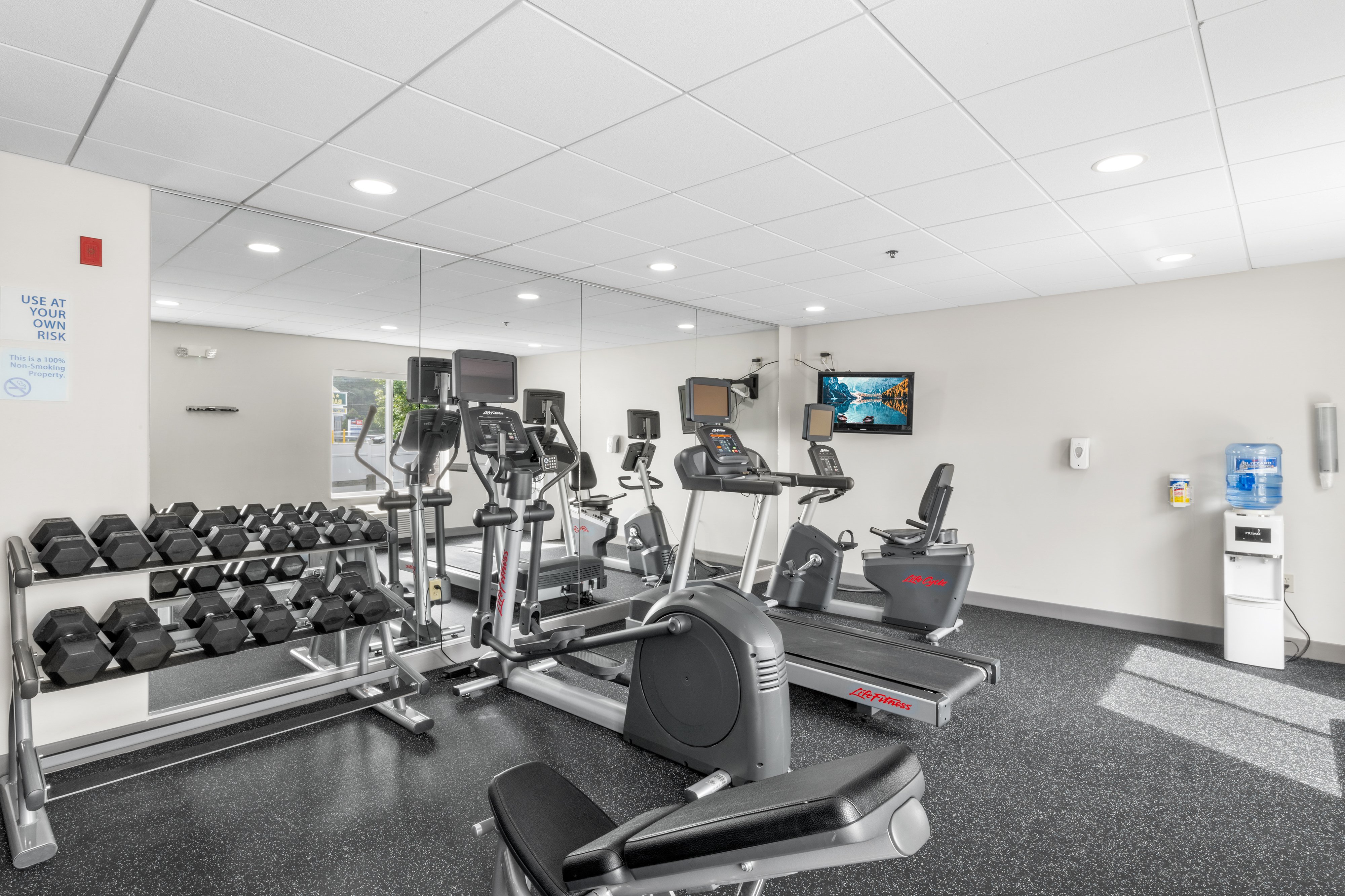 Holiday Inn Express Newington 30/50