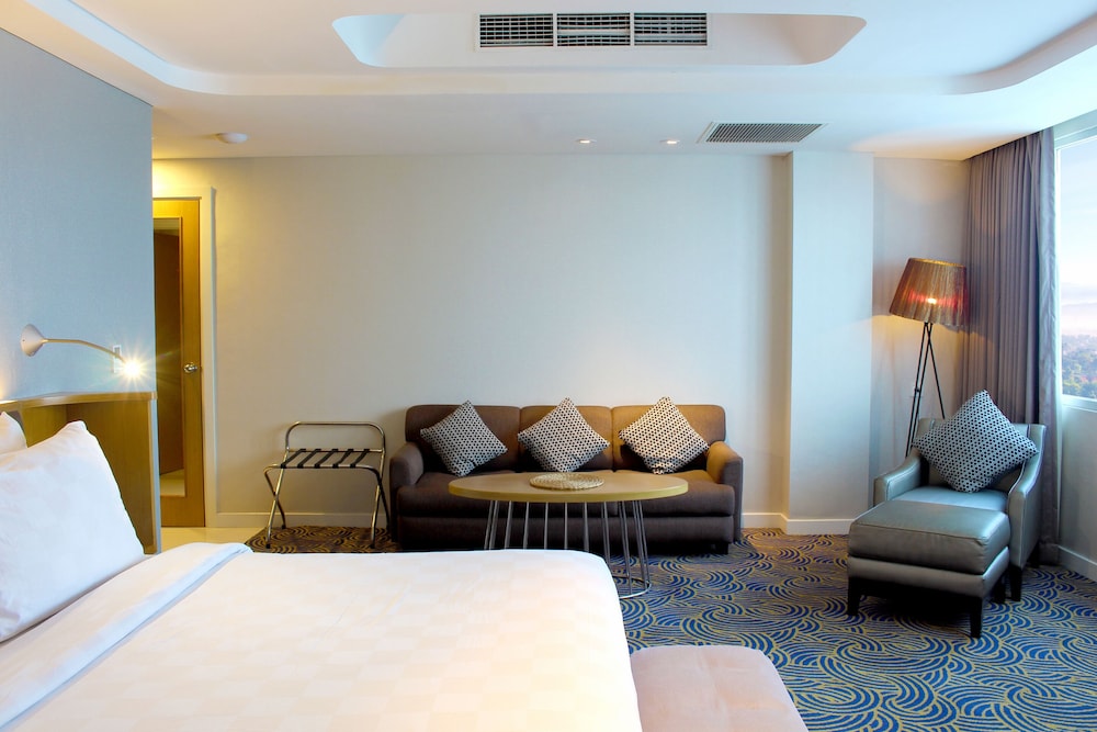 Hotel Ciputra Cibubur managed by Swiss-Belhotel International 50/75