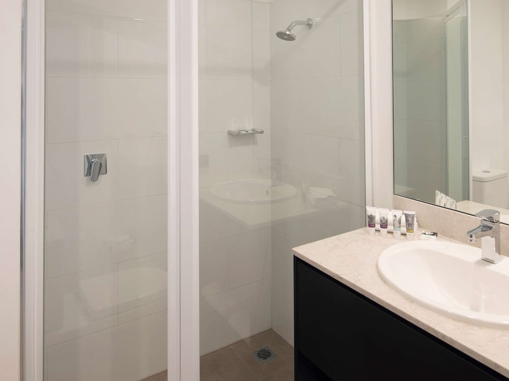 Mercure Sydney Blacktown 26/72