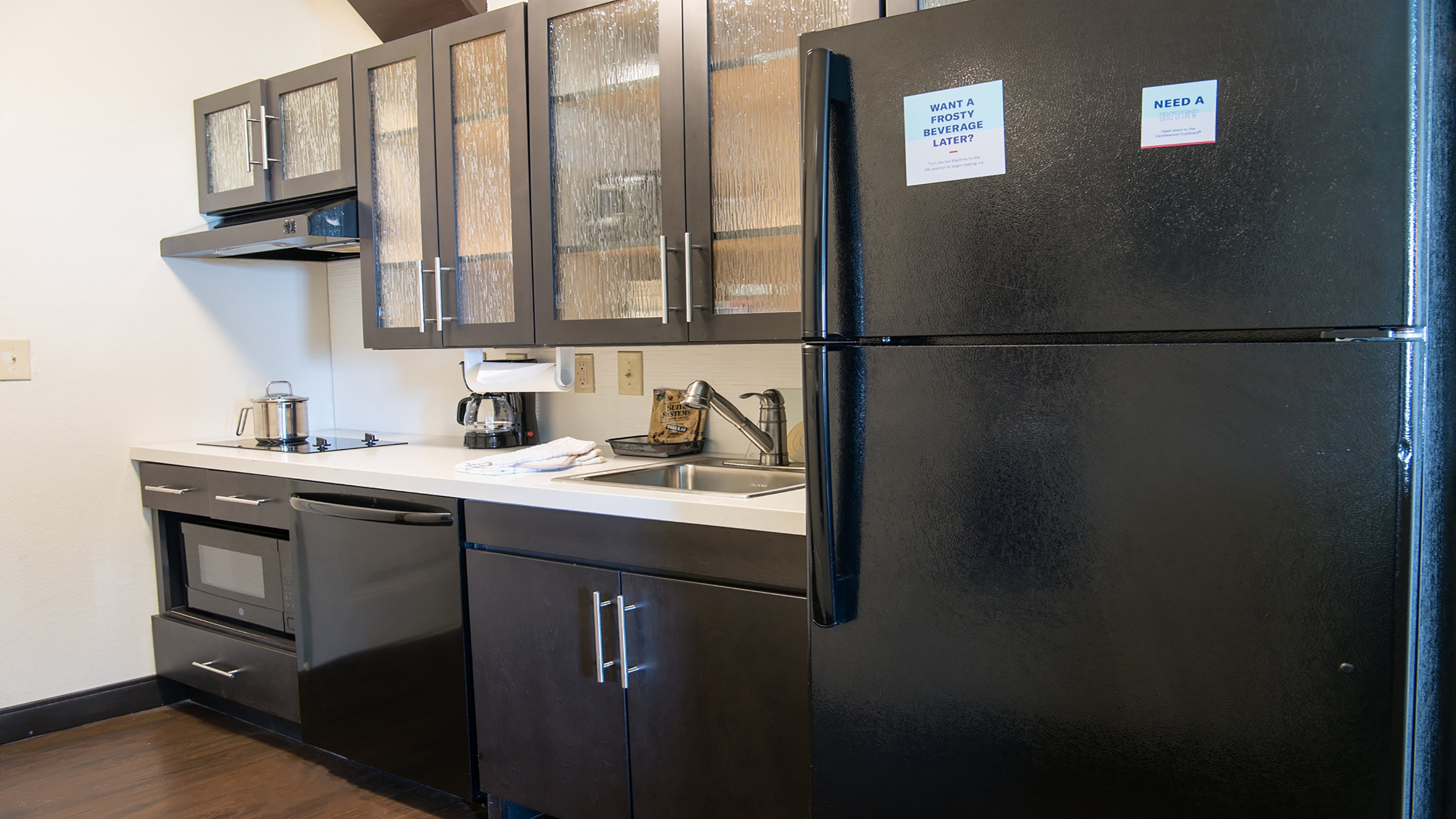 Candlewood Suites BAY CITY 14/14