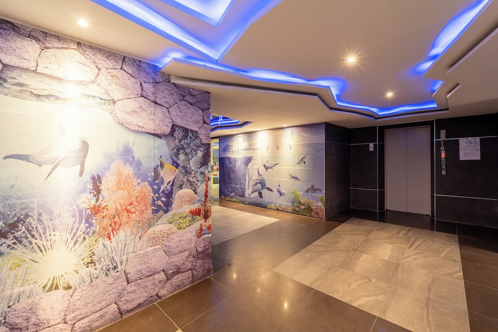 Rodina Beach Hotel 45/74