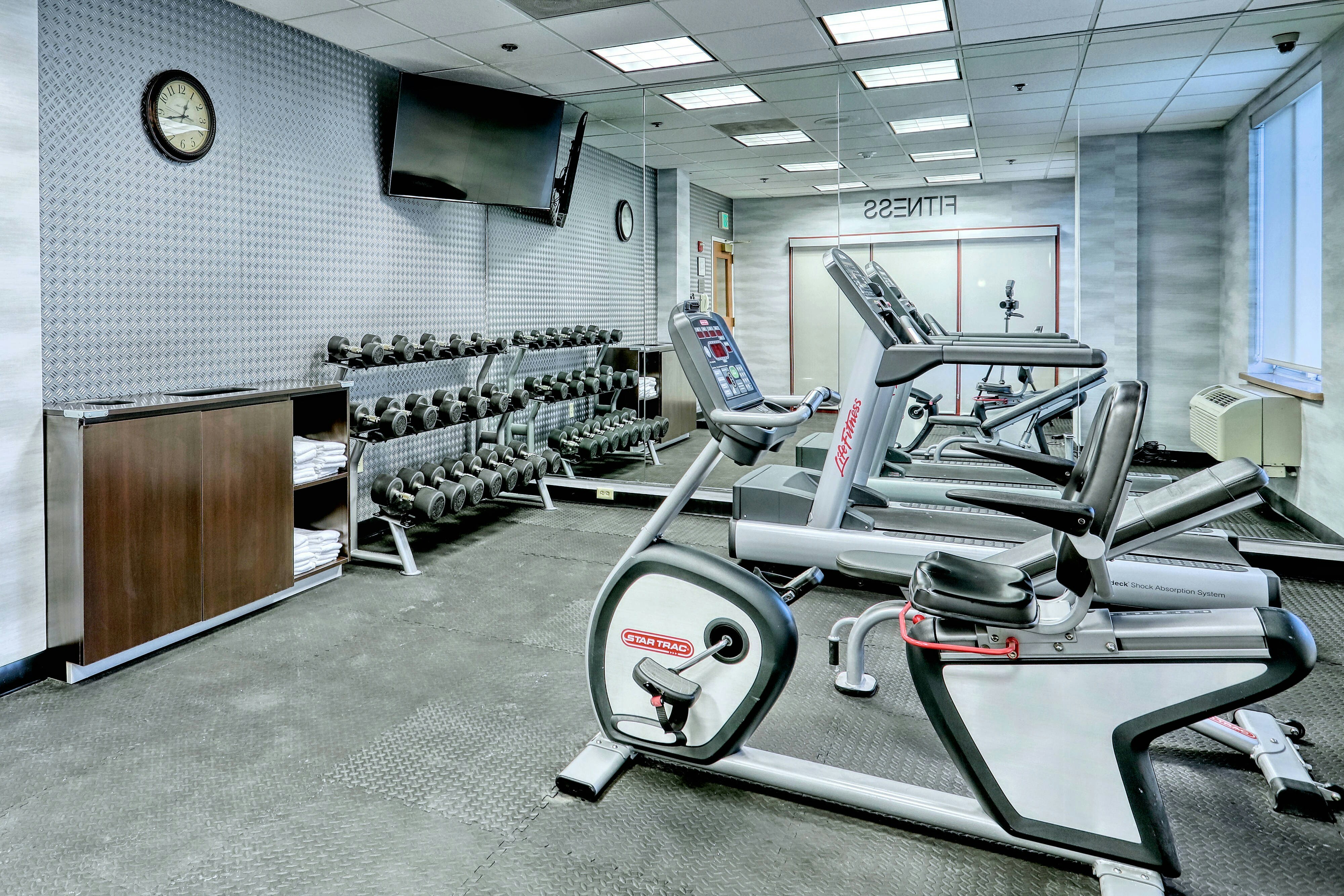 Fairfield Inn Suites Woodbridge 4/8