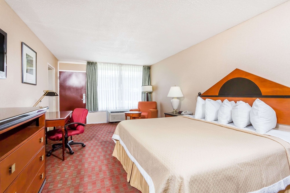 Days Inn by Wyndham Goldsboro 20/53