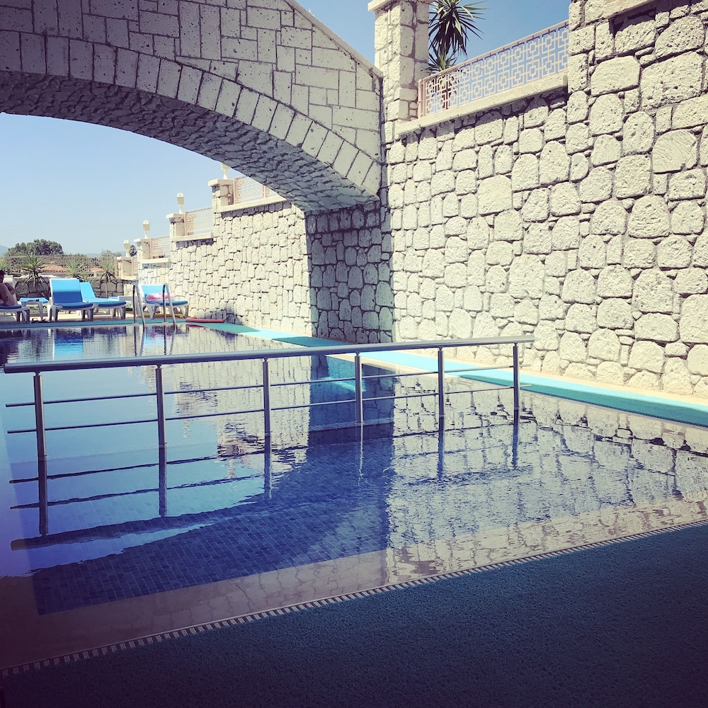 Akkum Hotel 13/24