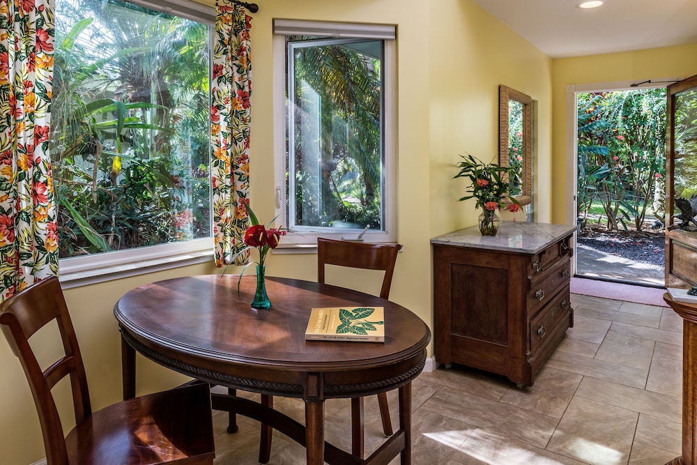 Hawaii Island Retreat 44/66