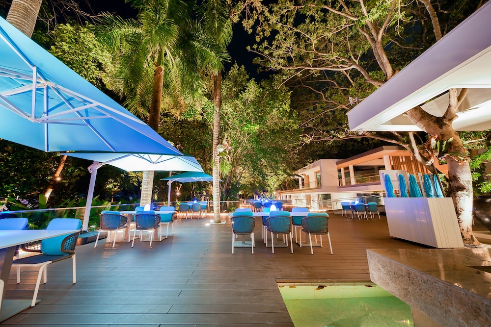 Tambuli Seaside Resort and Spa 31/35