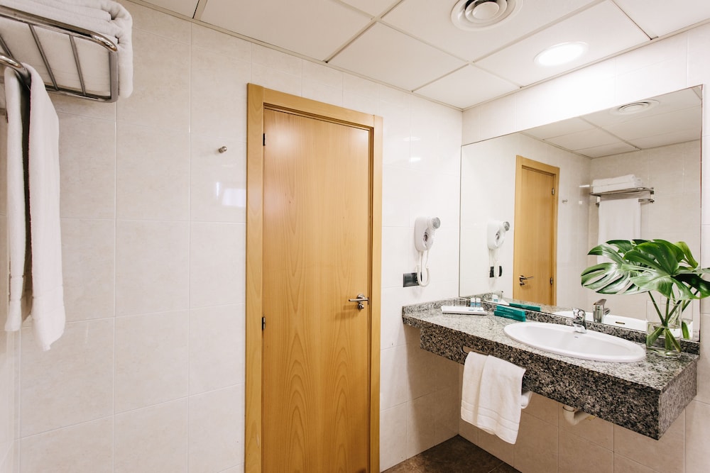 Almirante Hotel 26/78