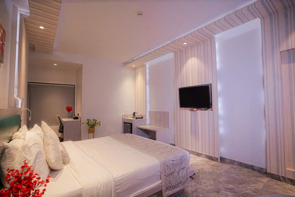 Hotel Swarn Towers 20/50