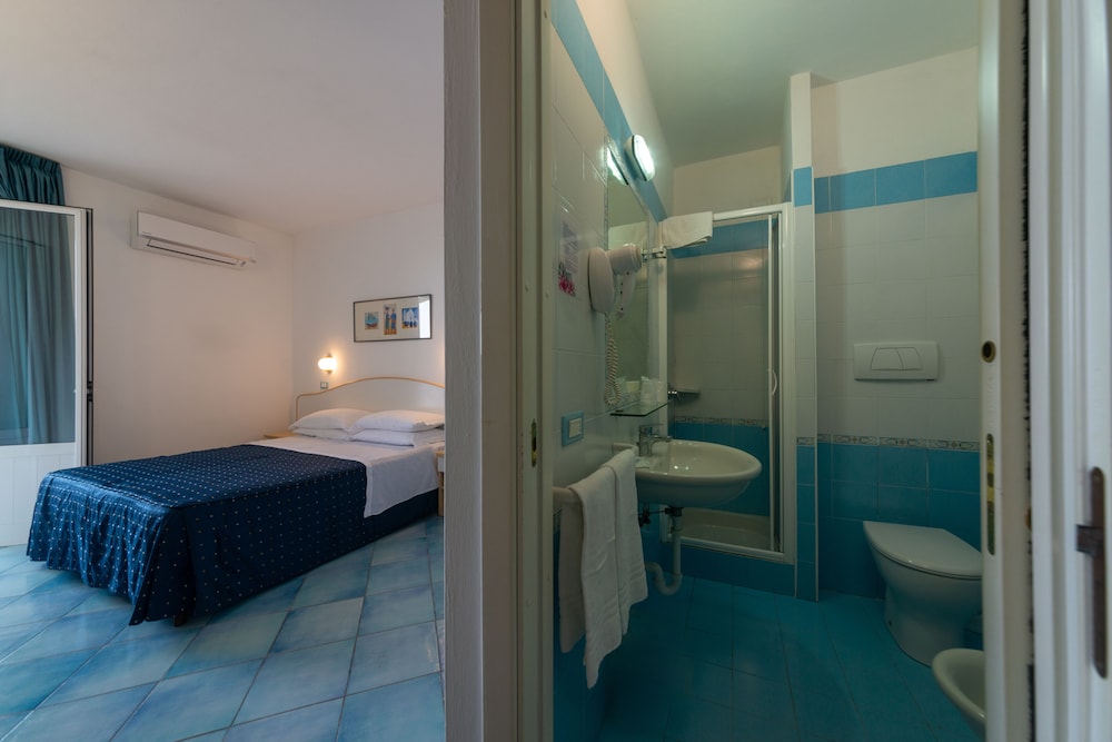 Hotel Villa Ireos 50/50