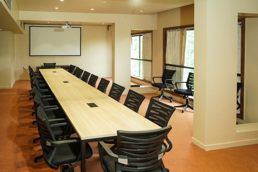 Nest Beacon Hotel Daman 30/33
