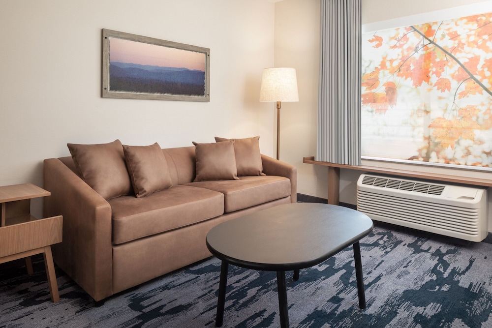 Fairfield Inn & Suites by Marriott Fresno North/Shaw Avenue 8/20