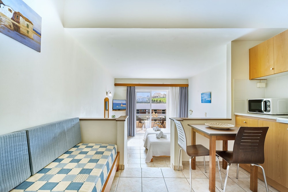 Pegasus Hotel 31/50