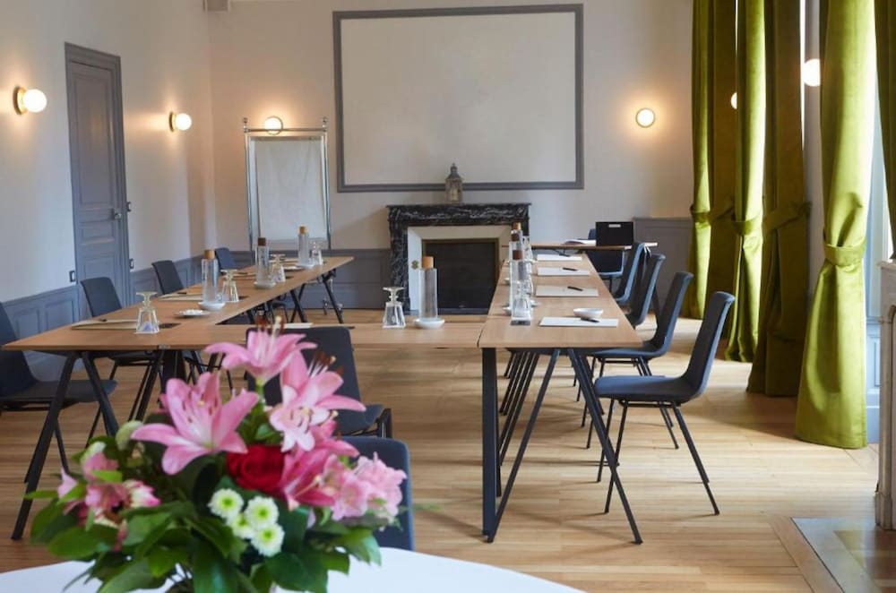 Hostellerie Cedre and Spa Beaune 44/55