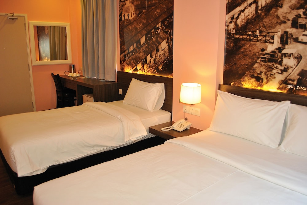 The Grand Jade Hotel 35/59