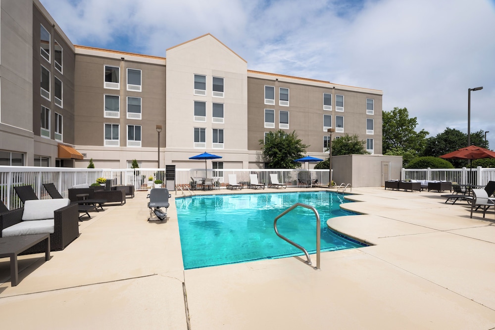 Holiday Inn Express Greenville 56/64