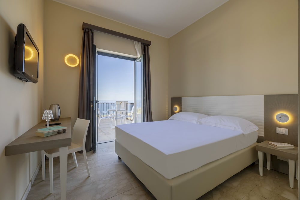 Panoramic, Suite, 2 Double Beds, Sea View, 2 Sofa