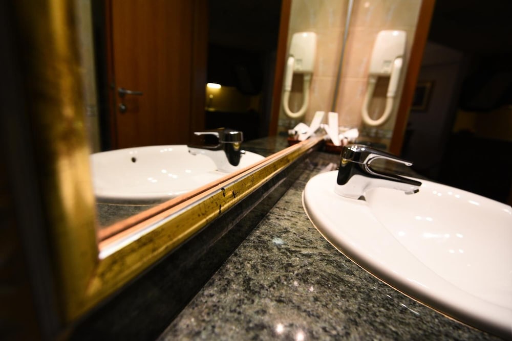 Karpos Hotel 47/50