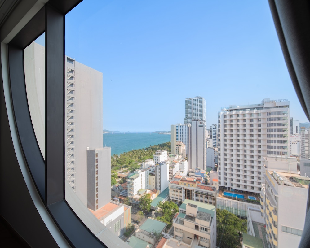GRAND TOURANE NHA TRANG HOTEL 2/50