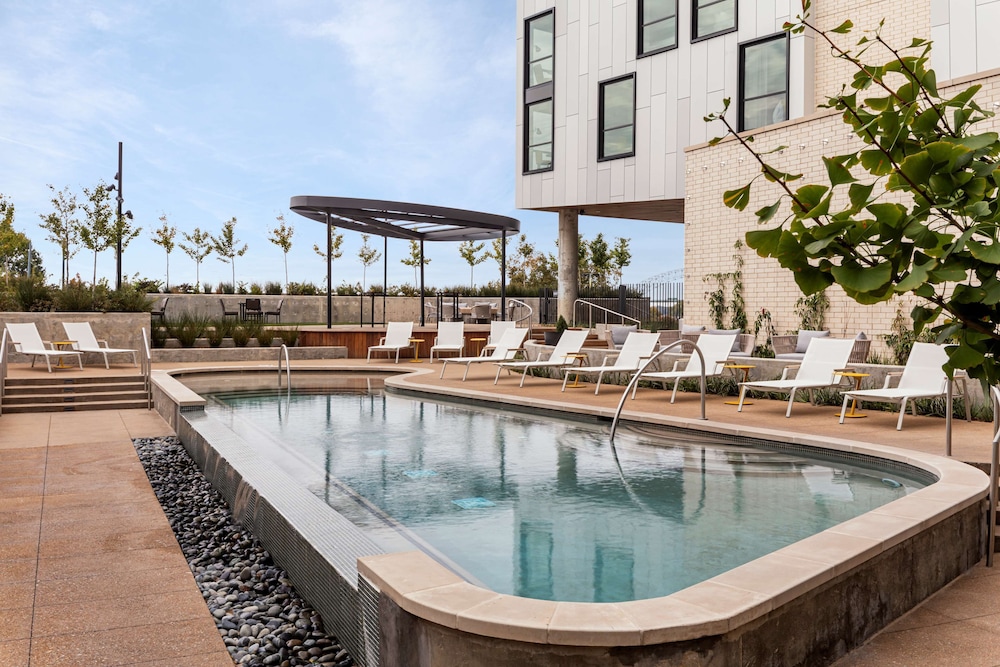 Hyatt Centric Beale Street Memphis 7/60
