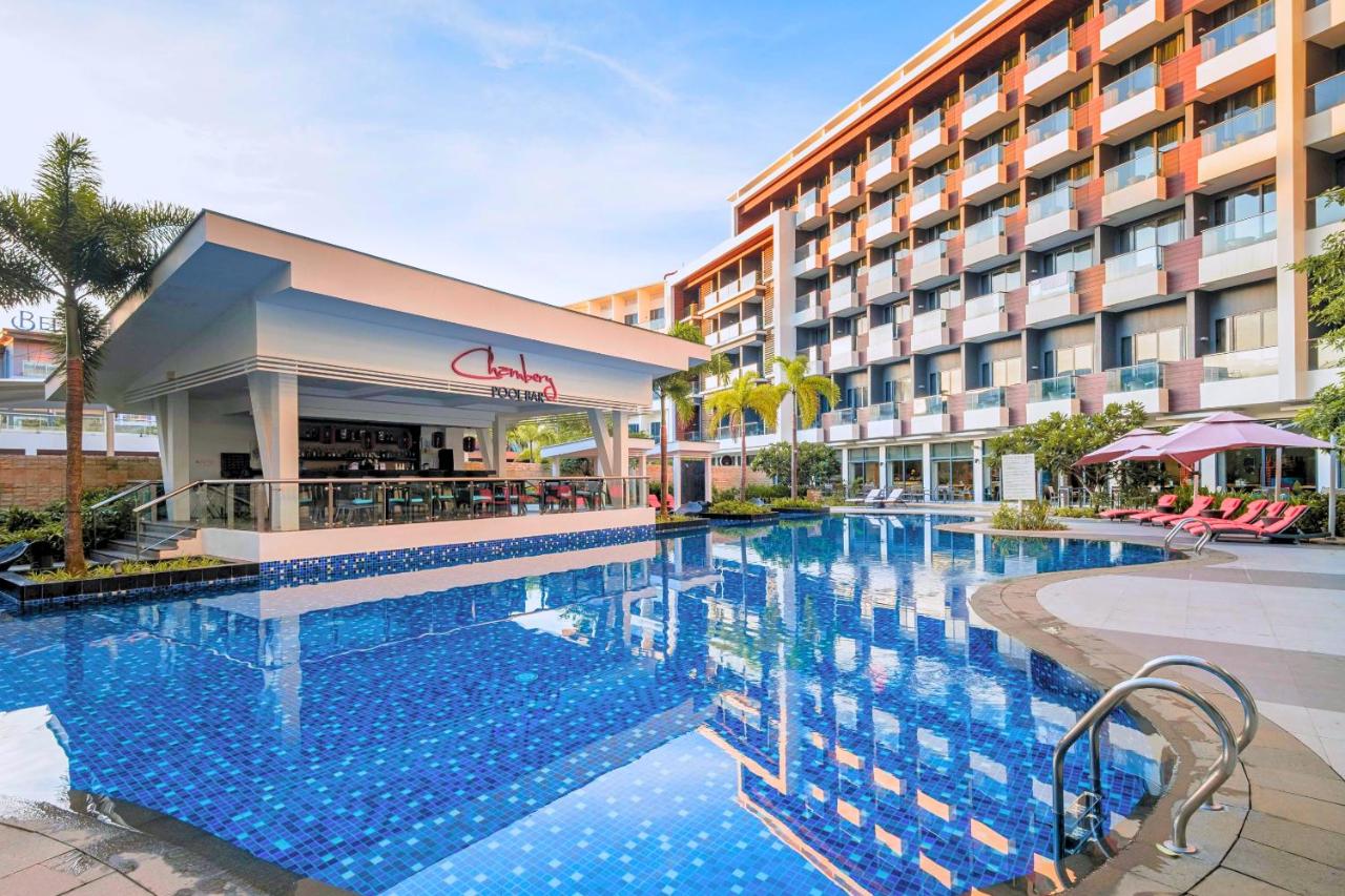 MCollection - Poolside Escape Near Boracay's Iconic Keyhole 3/41
