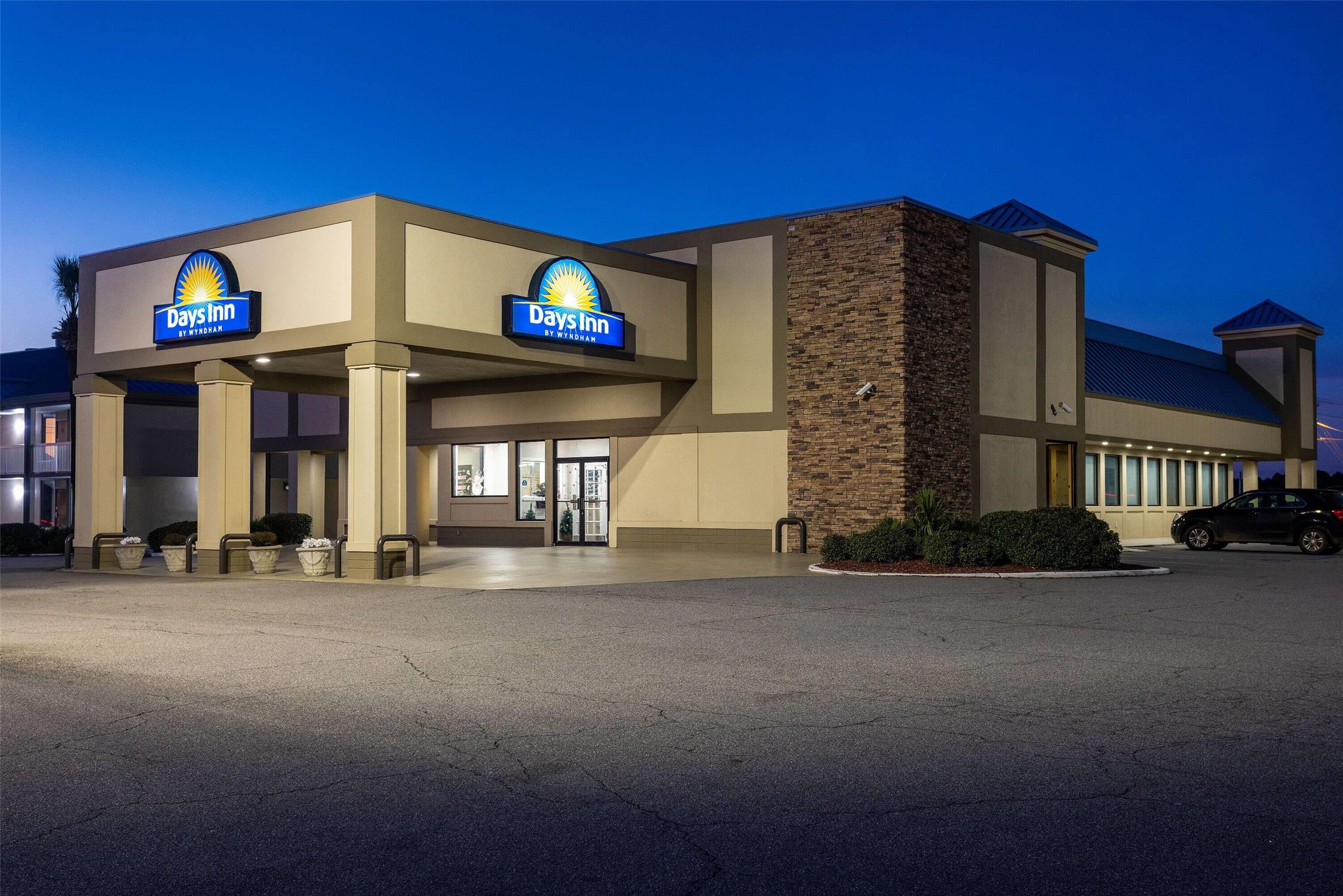Days Inn by Wyndham Adel I-75 30/38