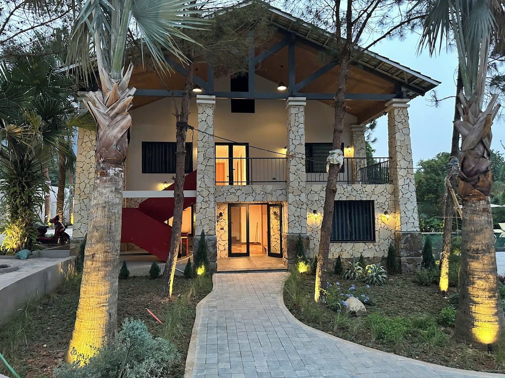 Rivana Retreat 34/46