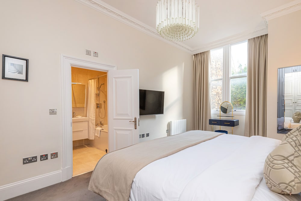 2 Bedrooms, Executive, King and Twin Beds, Balcony or Terrace