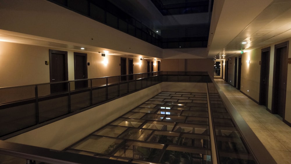 Kanyonvadi Hotel 27/47