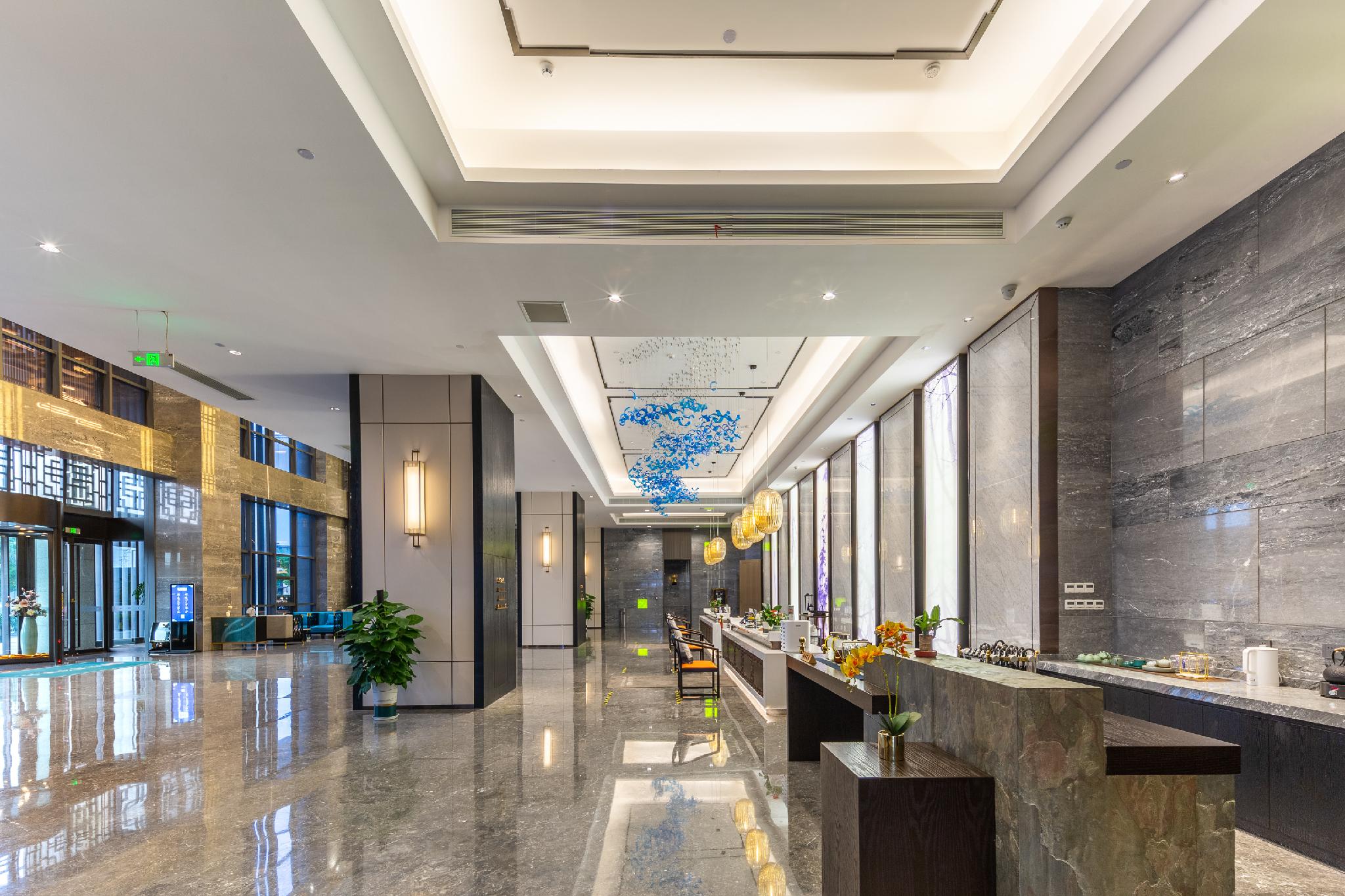 Rezen Dong Hotel (Anqing Taixin square) 10/23