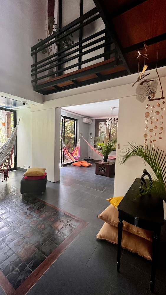 MANAYA BED & BREAKFAST 57/74