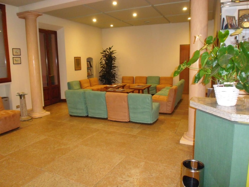 ALBERGO BIANCHI STAZIONE 7/50