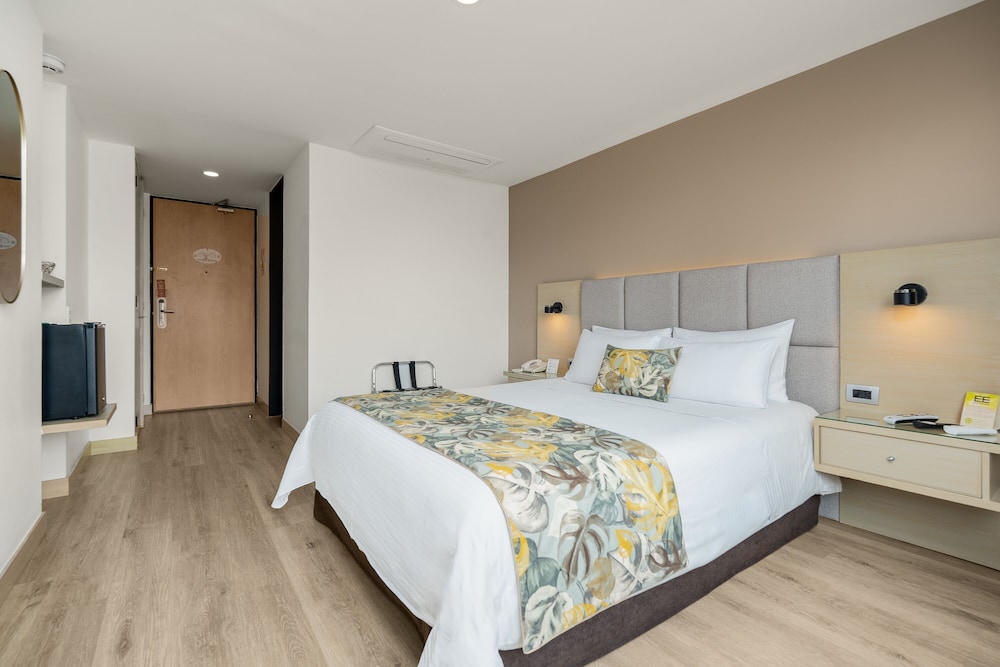 Novelty Suites Hotel 25/77