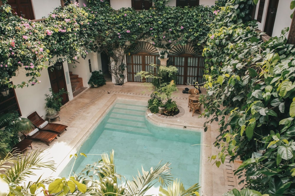Casa Del Arzobispado Hotel 61/69