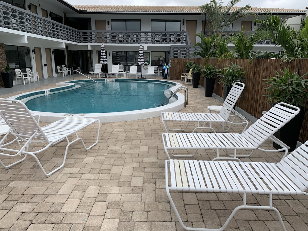 Ocean Villas of Deerfield 63/68
