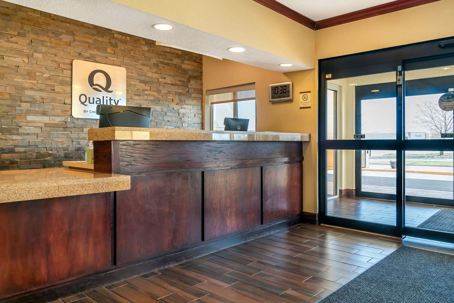 Quality Inn and Suites Bay City 7/34