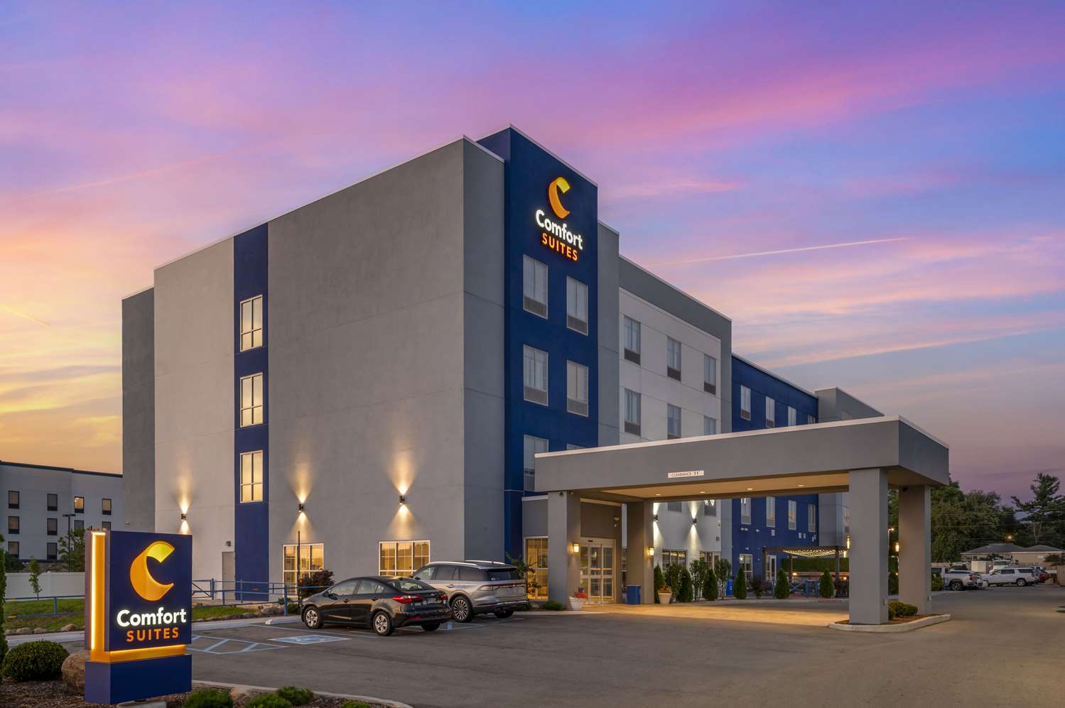 Comfort Suites Richmond East 23/25