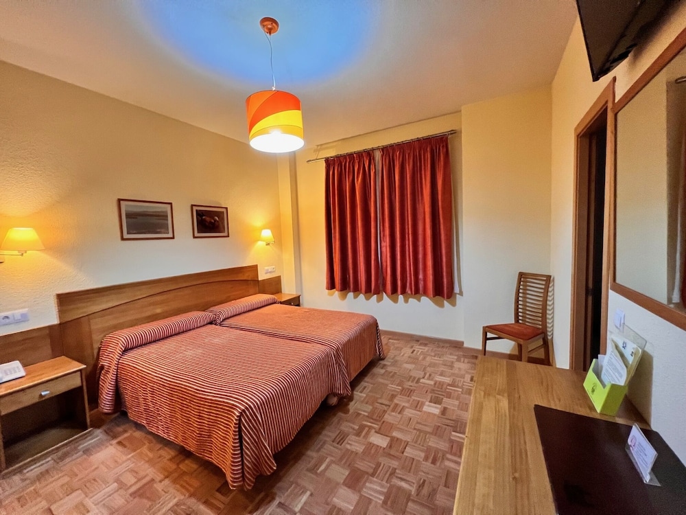 Hotel Las Tablas 2/25