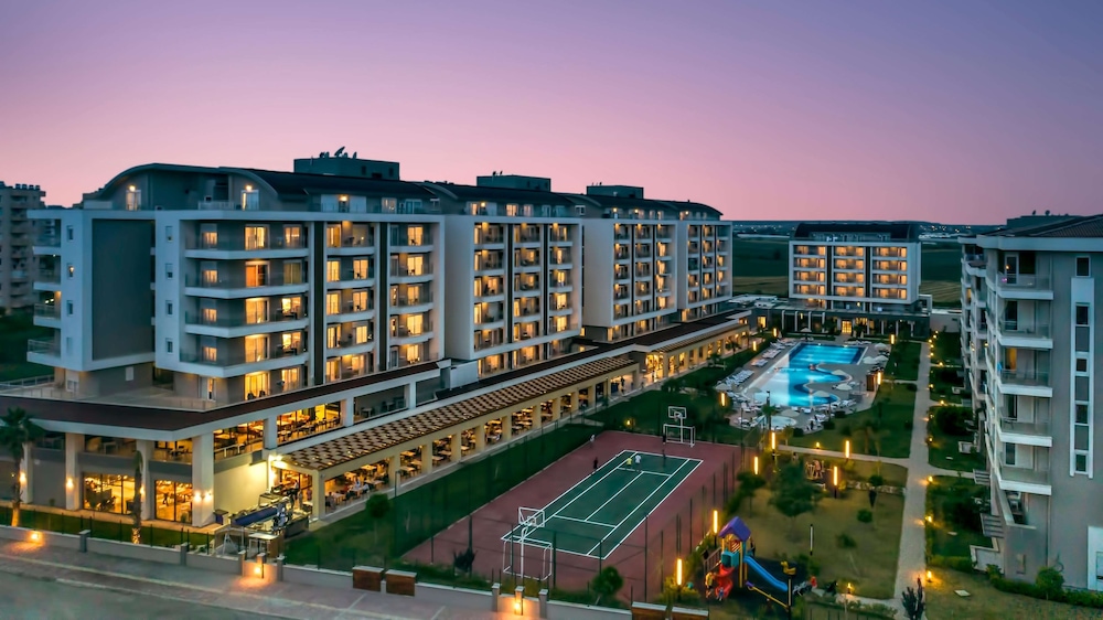 Greenwood Suites Resort 2/68