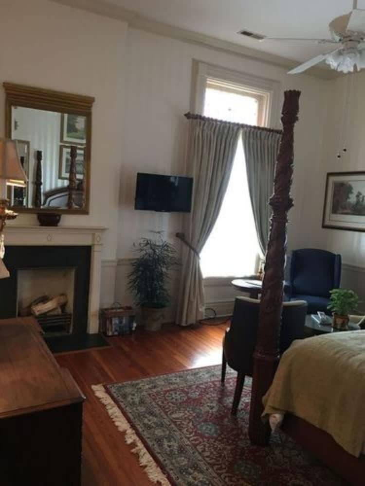 Burke Mansion 29/43