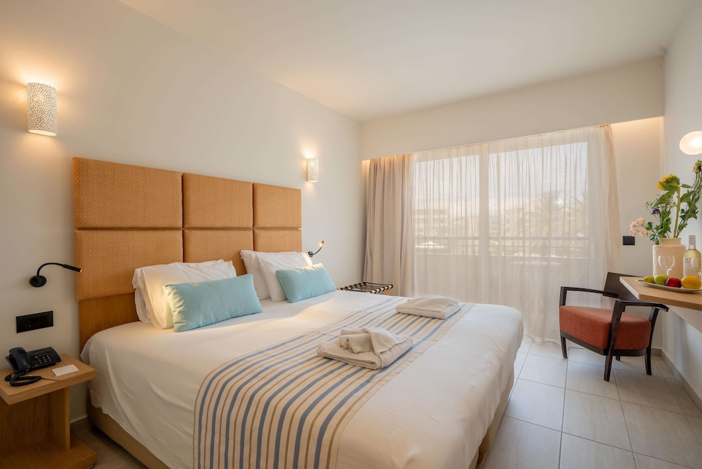 Deluxe, Twin Beds