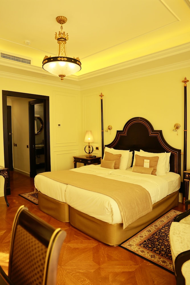 غرفة ديلوكس بسرير كينج، Golden Palace Hotel Yerevan 3/7