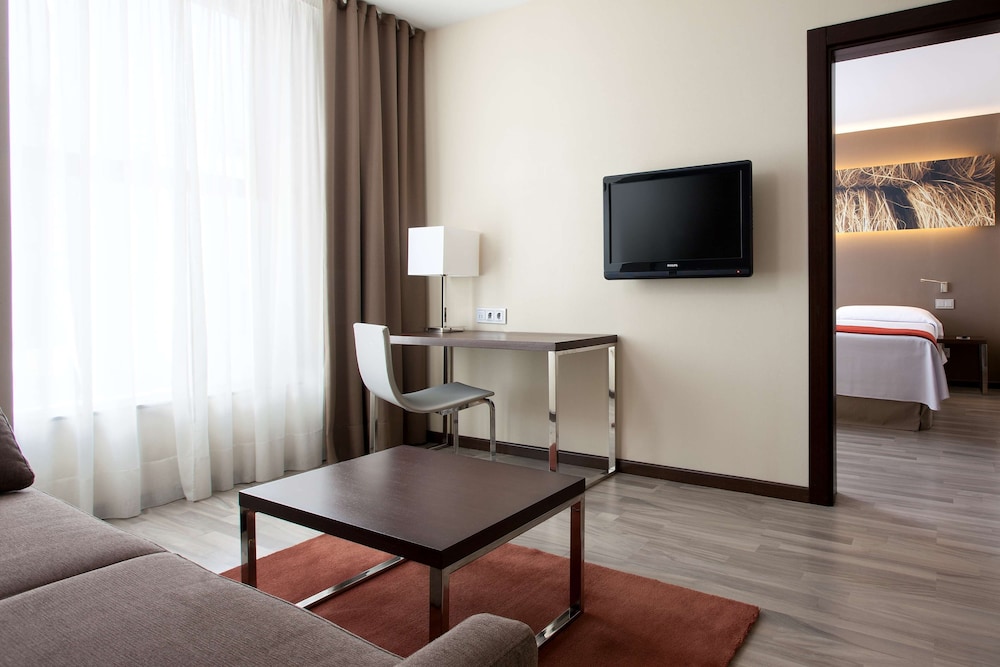 NH Barcelona Diagonal Poblenou 34/48