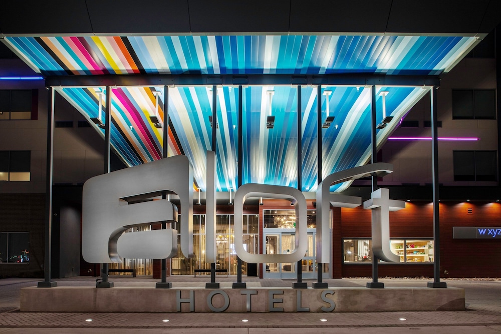 Aloft Dallas Arlington 15/34