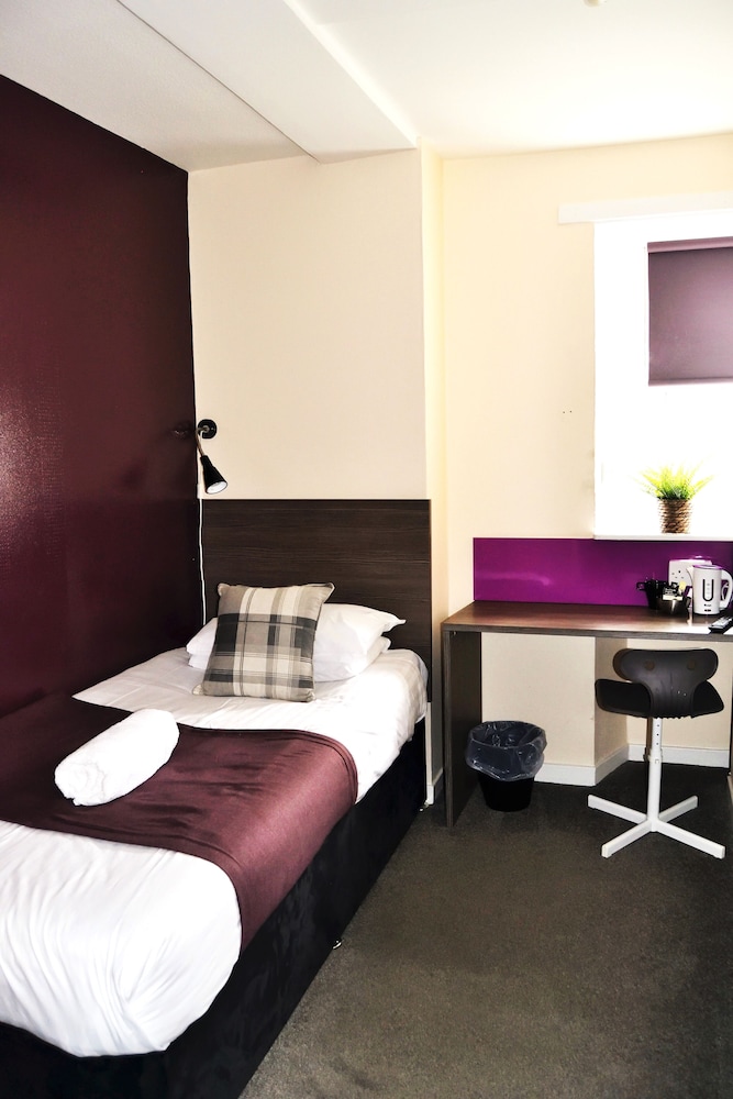 The Breadalbane Arms Room Only Hotel 19/38