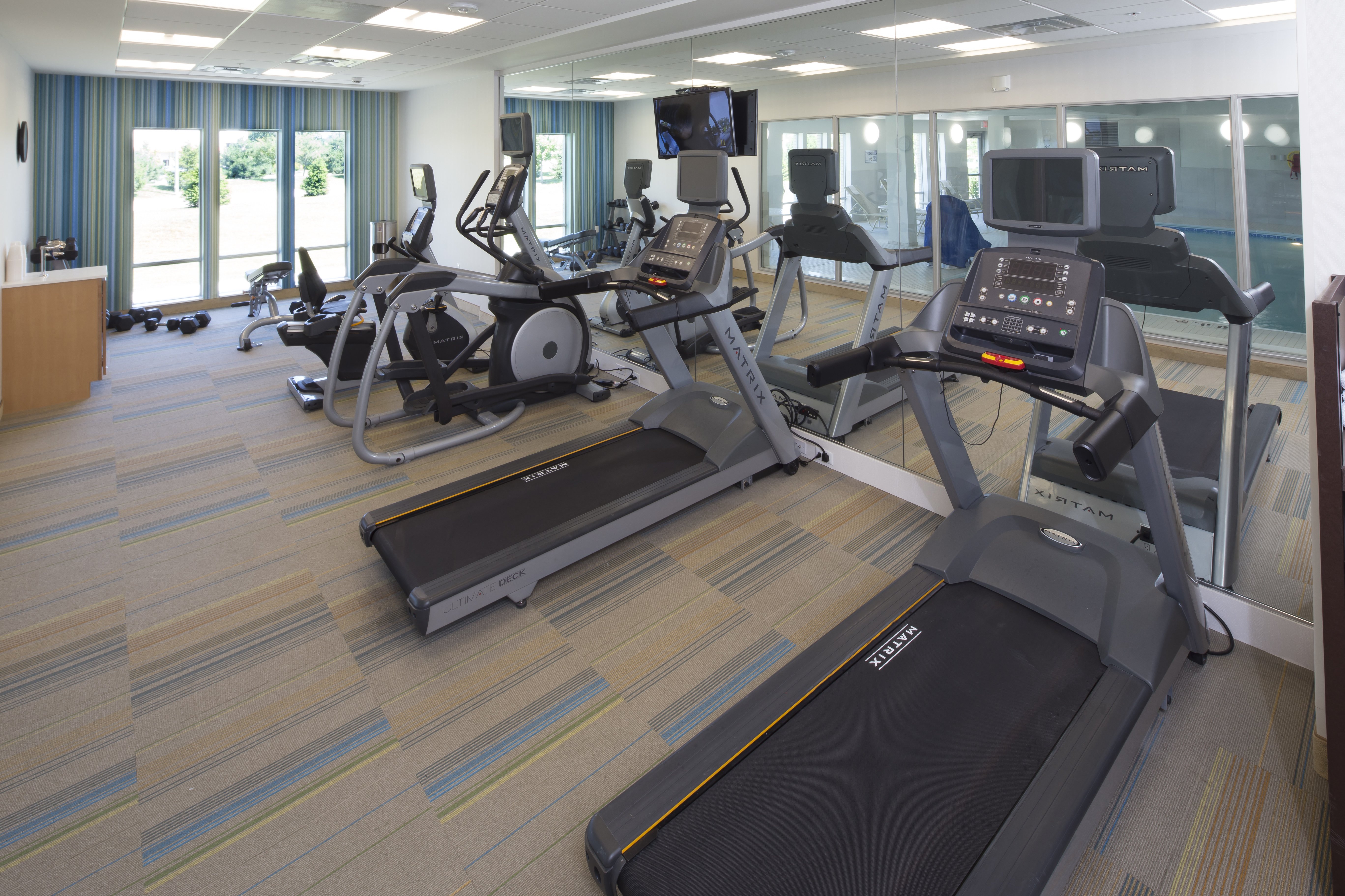 Holiday Inn Express And Suites Rochester Hill Detroit Area 27/47