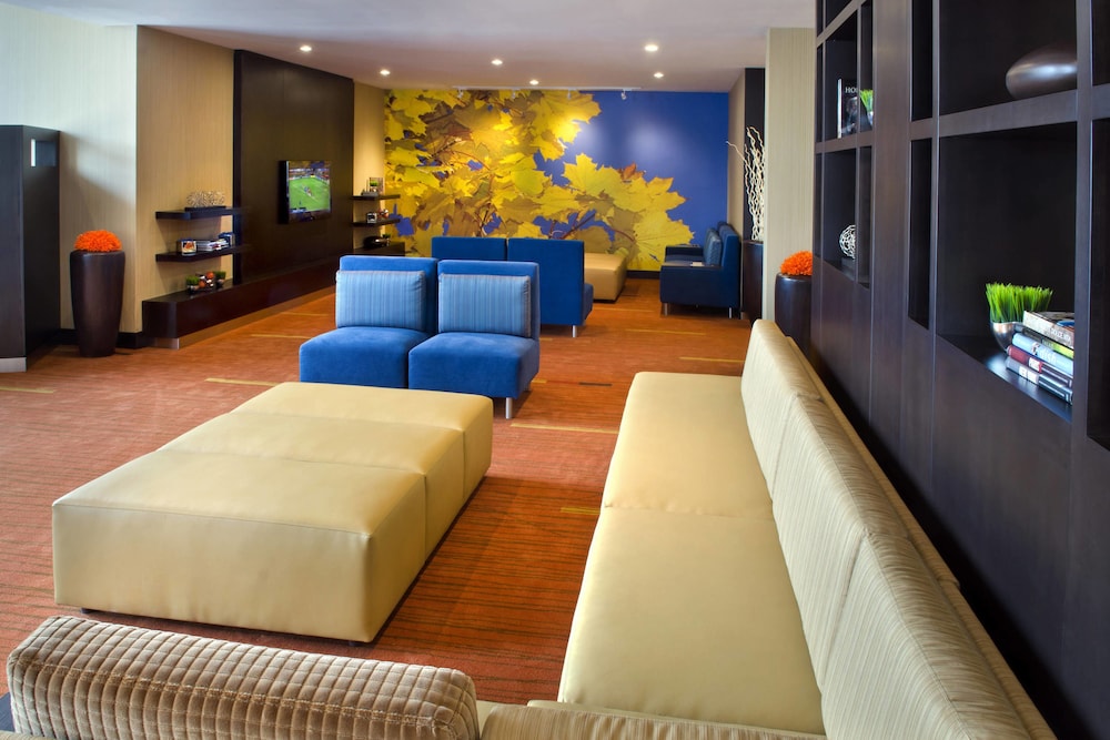 Courtyard By Marriott Niagara Falls 25/39