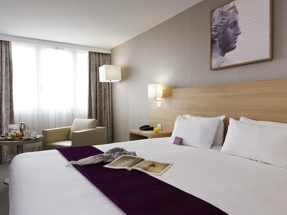Mercure Paris Velizy 11/74