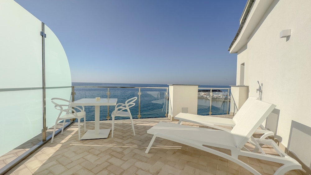Hotel Giosue A Mare 24/50
