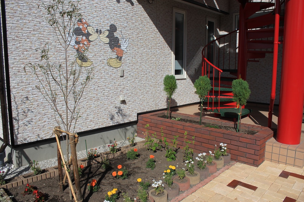 Petit Hotel Blanc Fleur 6/49
